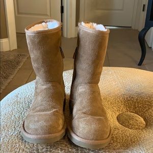Girl’s UGG boots